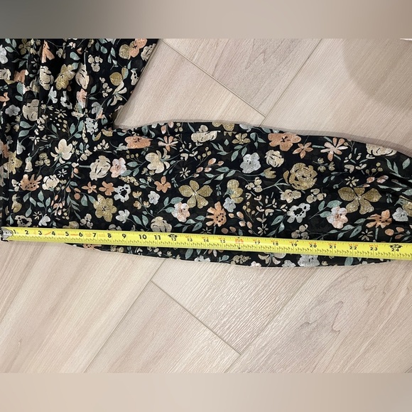 Sadie & Sage Daydreams Floral Blouse Size M - Picture 9 of 10